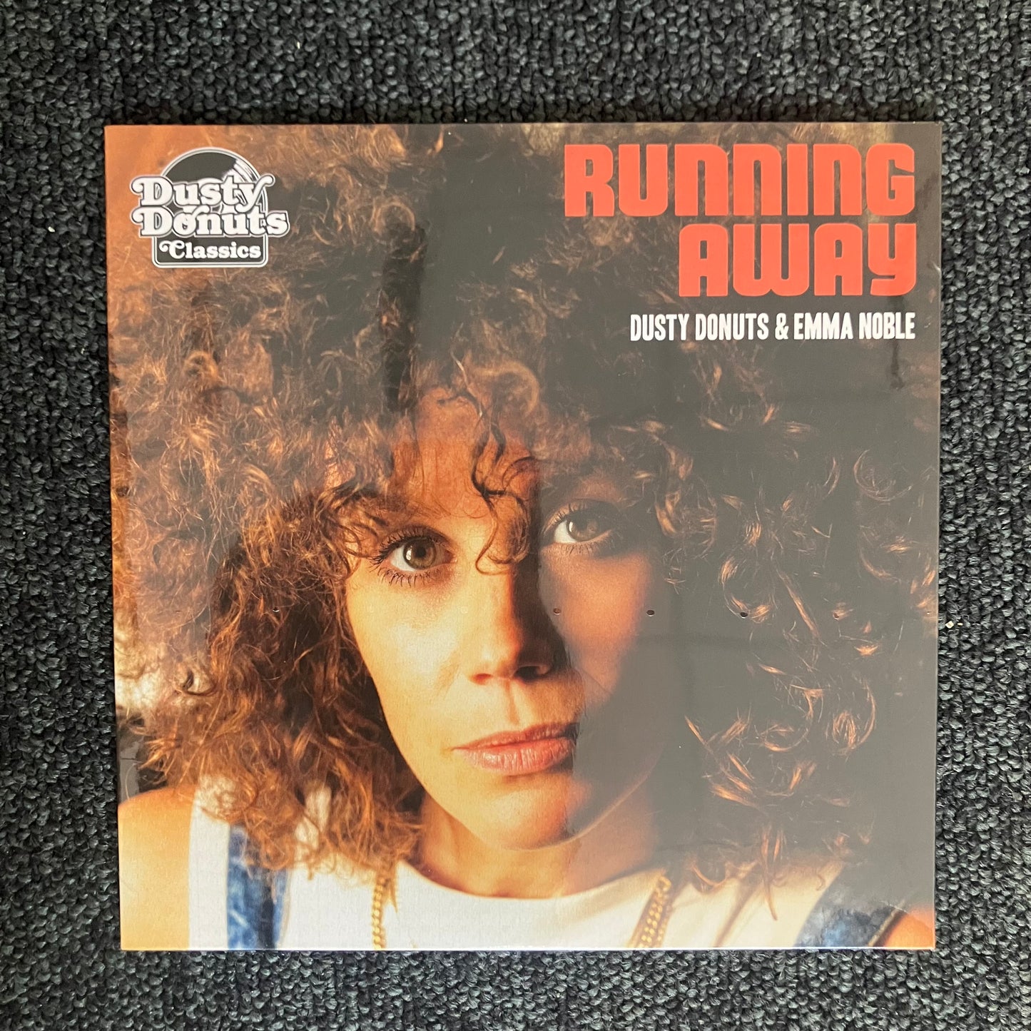 Dusty Donuts & Emma Noble - Running Away (7inch single)